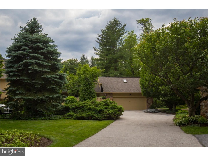 1258 Round Hill Rd, Bryn Mawr, PA 19010 - photo 1