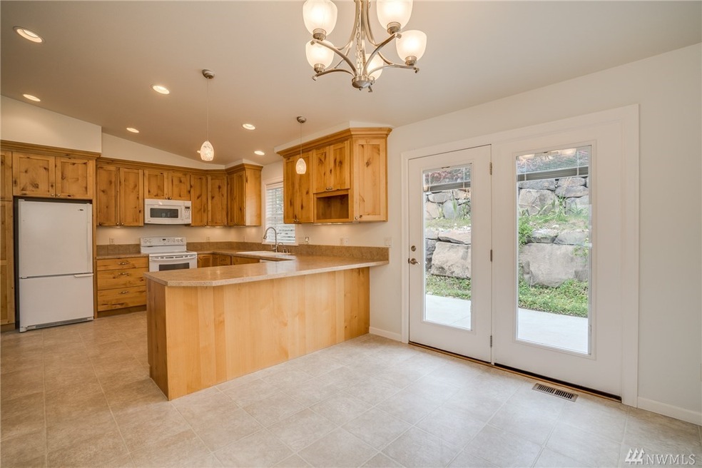 1132 N Baker Ave, East Wenatchee, WA 98802 - photo 1