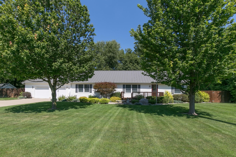 27660 Ellis Dr, Sturgis, MI 49091 - photo 1