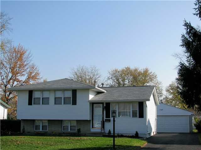 5662 Tamarack Blvd, Columbus, OH 43229 - photo 1