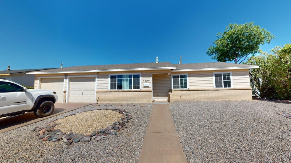 1807 Lamar Cir, Alamogordo, NM 88310 - photo 1