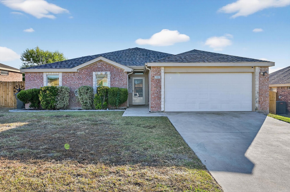 2810 Alamocitos Creek Dr, Killeen, TX 76549 - photo 1