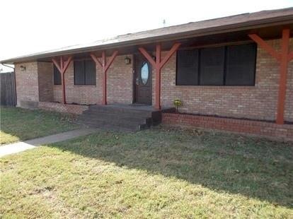 1055 N Main St, Springtown, TX 76082 - photo 1