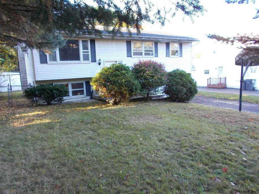 17 James Ln, Troy, NY 12182 - photo 1