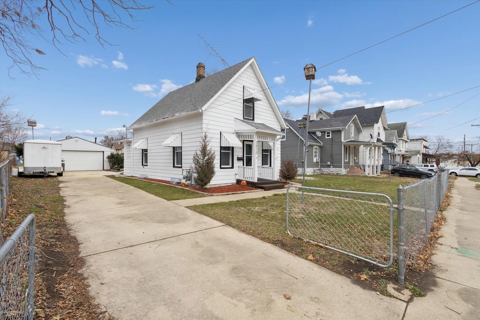 1212 10th Ave, Rockford, IL 61104 - photo 1