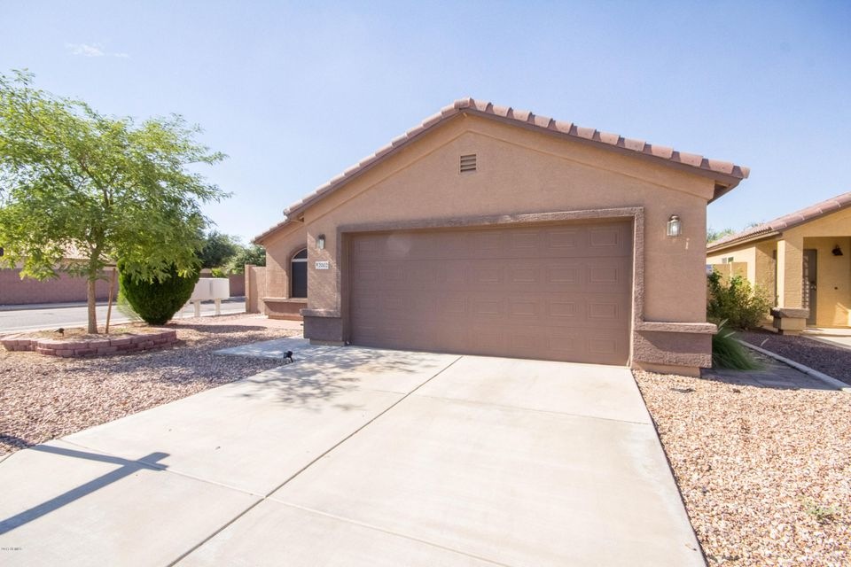 2002 E Aire Libre Ave_001