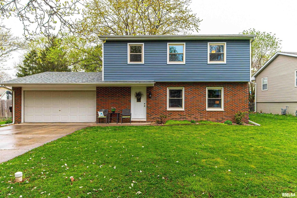 216 Rhoads Ave, Lincoln, IL 62656 - photo 1