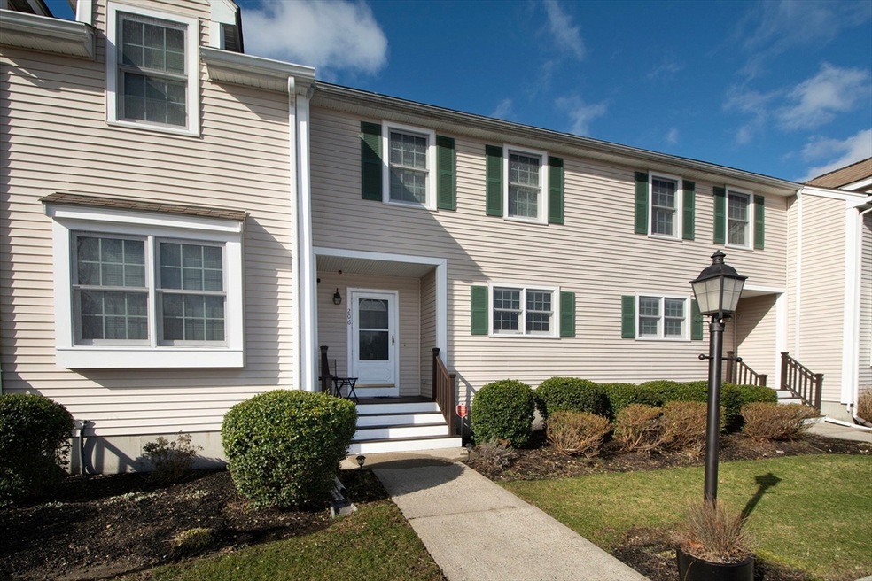 206 Thayer St unit 206, Abington, MA 02351 - photo 1