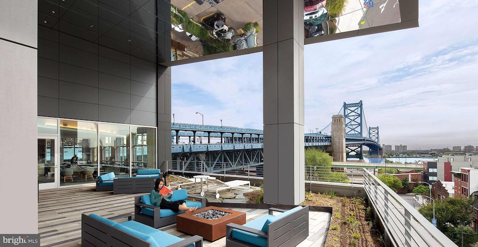 205 Race St unit 1B-03B, Philadelphia, PA 19106 - photo 1