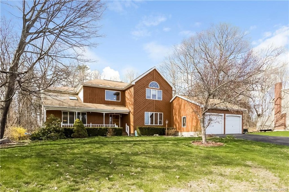 Welcome Home to 137 Kent Drive!!