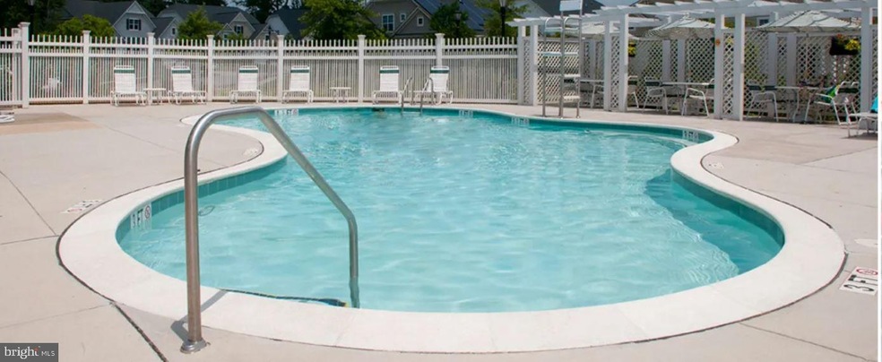 7403 Forests Edge Ct, Laurel, MD 20707 - photo 1