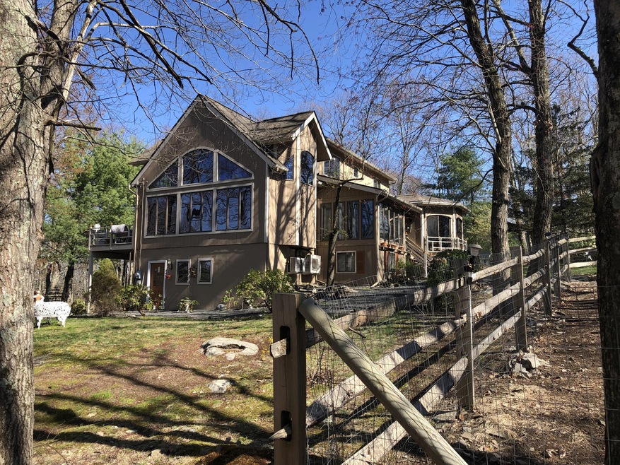 805 Cherry Ct, Hawley, PA 18428 - photo 1