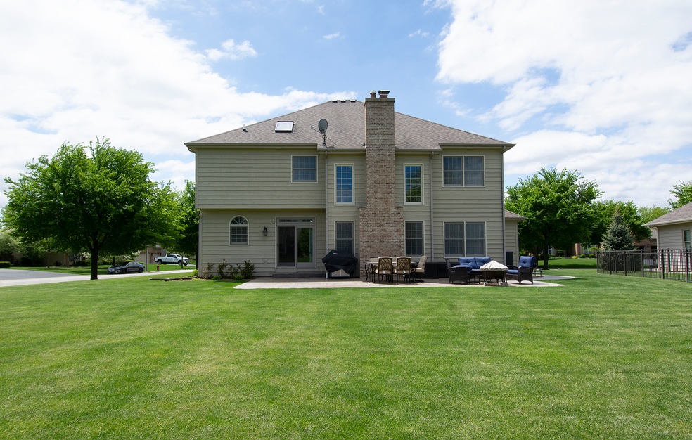 681 Clover Dr, Algonquin, IL 60102 - photo 1