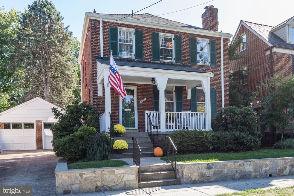 4646 Warren St NW, Washington, DC 20016 - photo 1