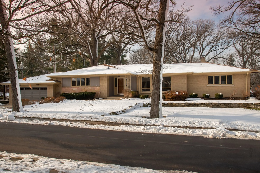 29 Meisinger Ln, Naperville, IL 60540 - photo 1