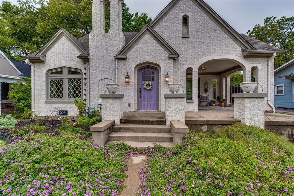 514 College St, Cleburne, TX 76033 - photo 1