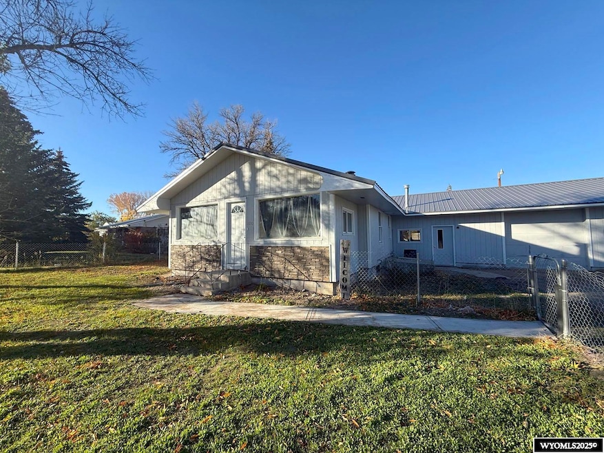 1700 W Main St, Riverton, WY 82501 - photo 1