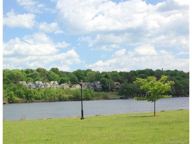 494,530,536 Quinnipiac Ave, East Haven, CT 06513 - photo 1