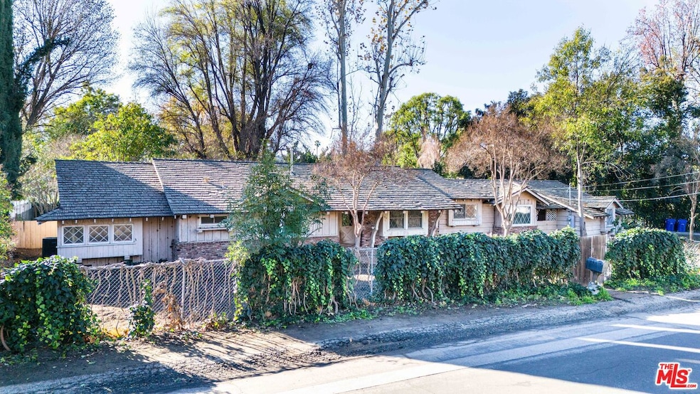 5100 Dumont Place, Woodland Hills, CA 91364 - photo 1