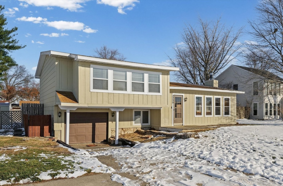 2230 Jeffery Dr, Saint Joseph, IL 61873 - photo 1