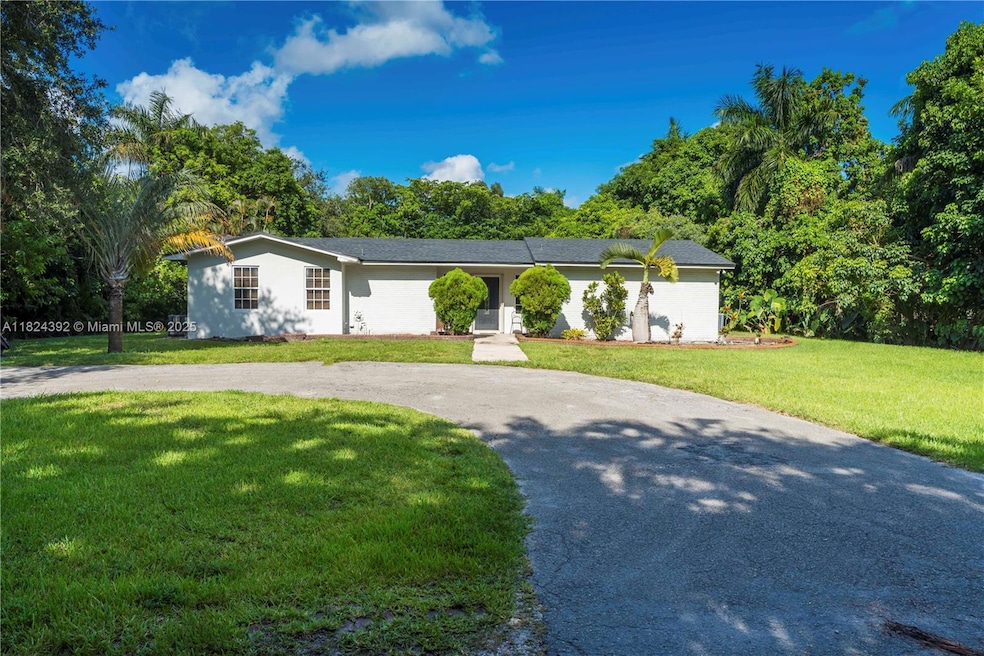 10901 SW 31st St, Davie, FL 33328 - photo 1