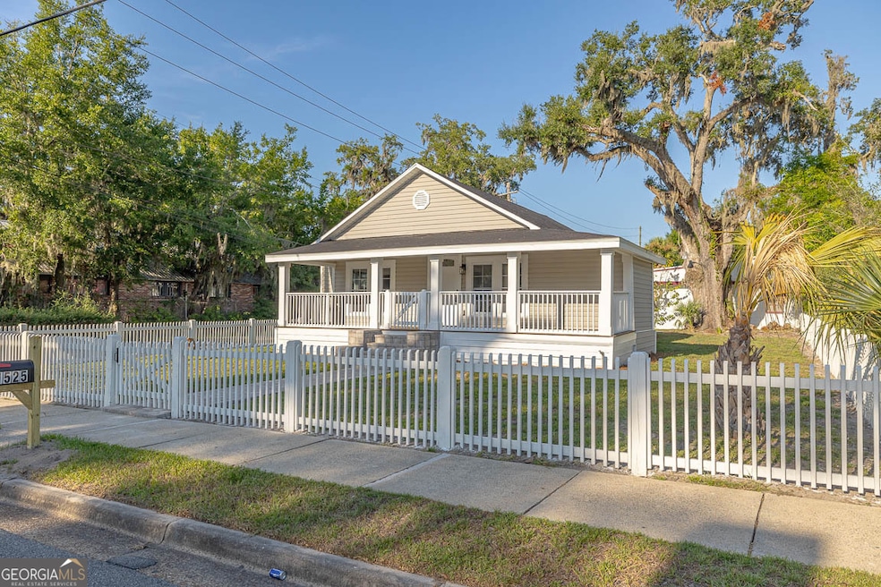 1525 Tillman Ave, Brunswick, GA 31520 - photo 1