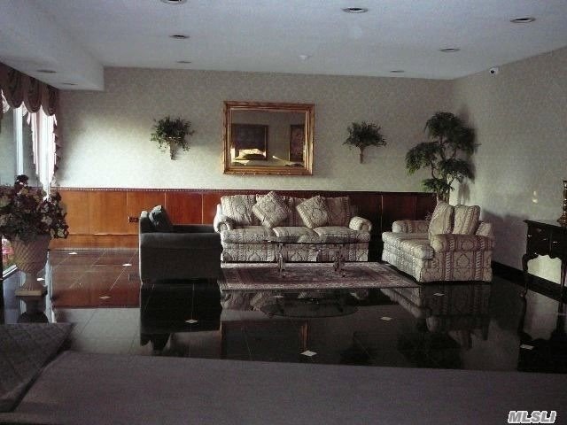 unlisted-address, Mineola, NY 11501 - photo 1