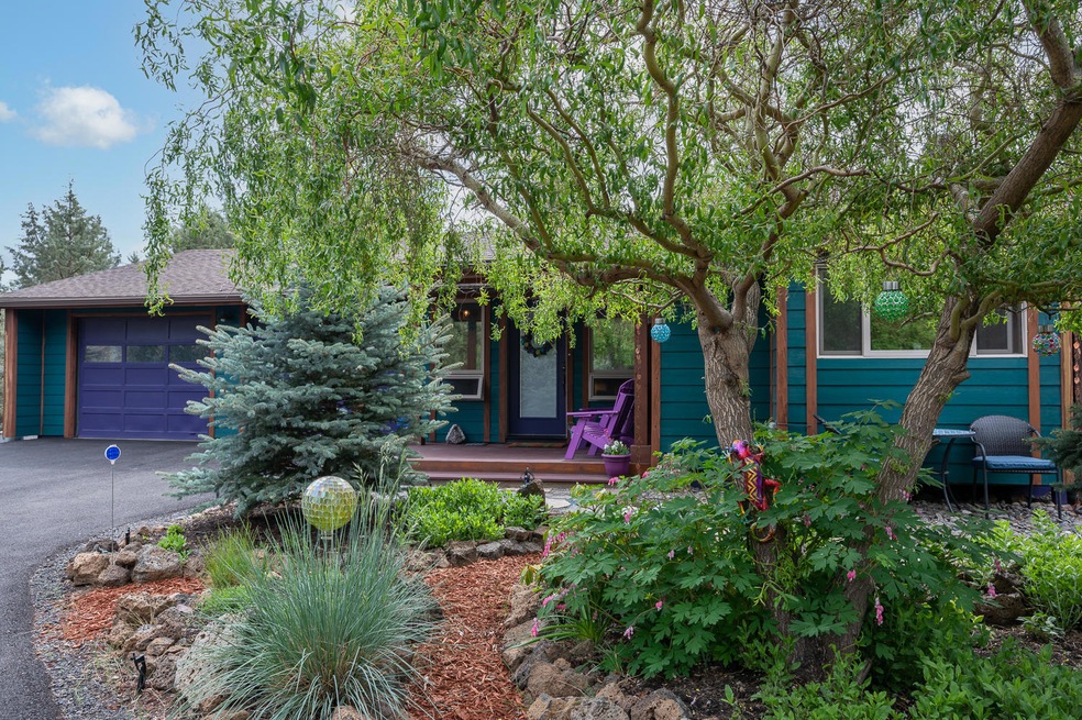 01- Cherokee - Front yard