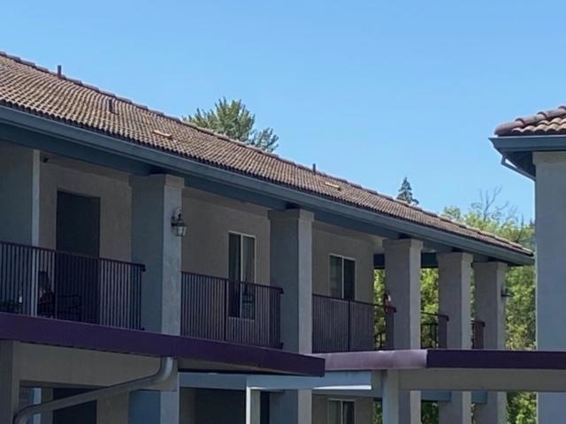 815 Pine St unit 4, Rogue River, OR 97537 - photo 1