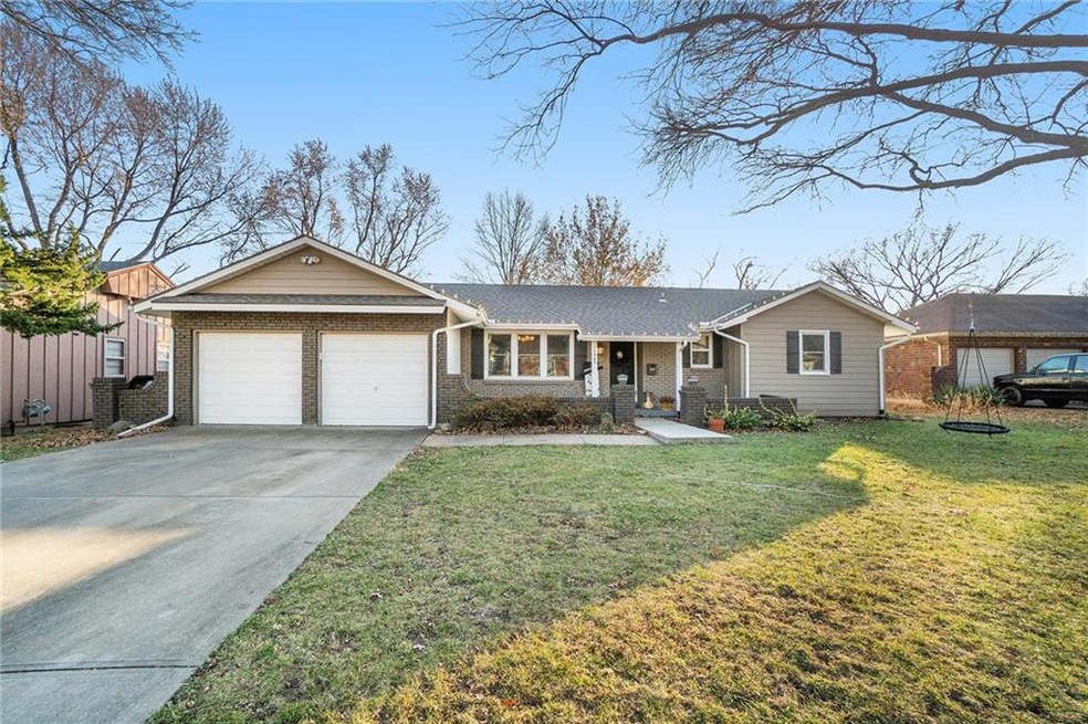 11803 W 52nd Terrace, Shawnee, KS 66203 - photo 1