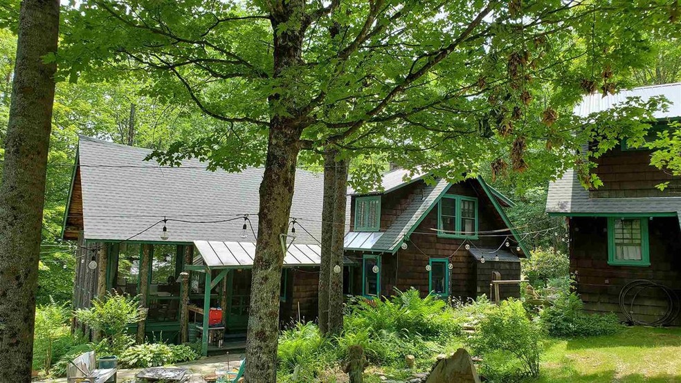 51 West St, Newfane, VT 05301 - photo 1