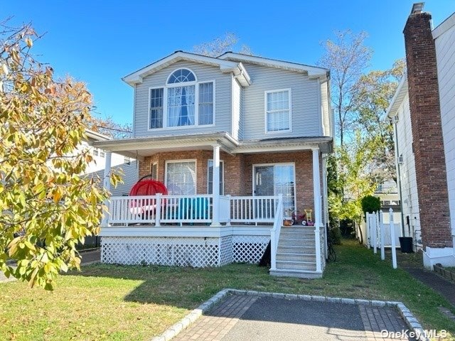 54A Firwood Rd unit 2nd Fl, Port Washington, NY 11050 - photo 1