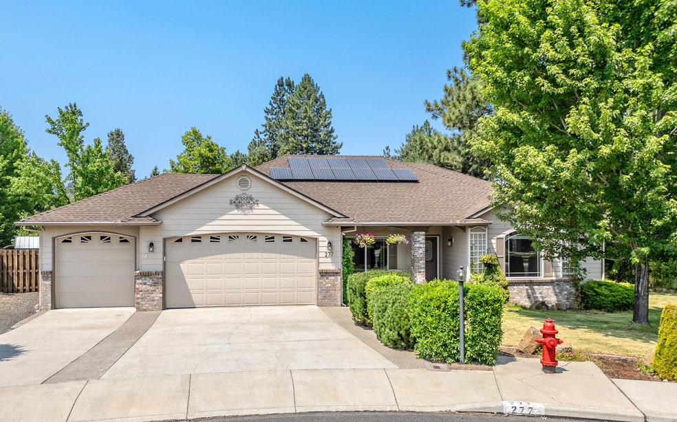 277 SE Soft Tail Dr, Bend, OR 97702 - photo 1