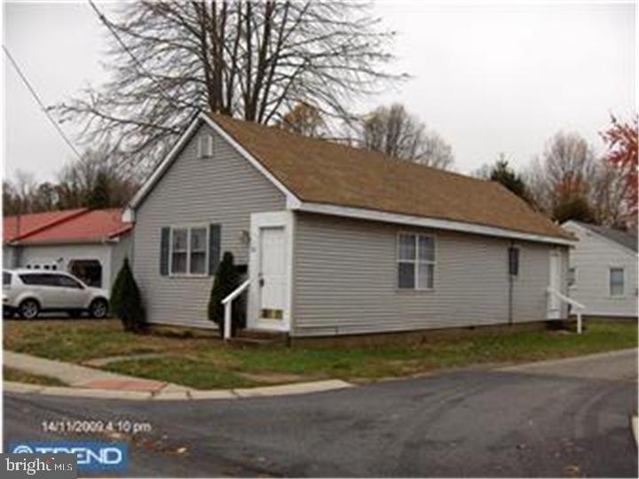 32 S Mechanic St, Wyoming, DE 19934 - photo 1