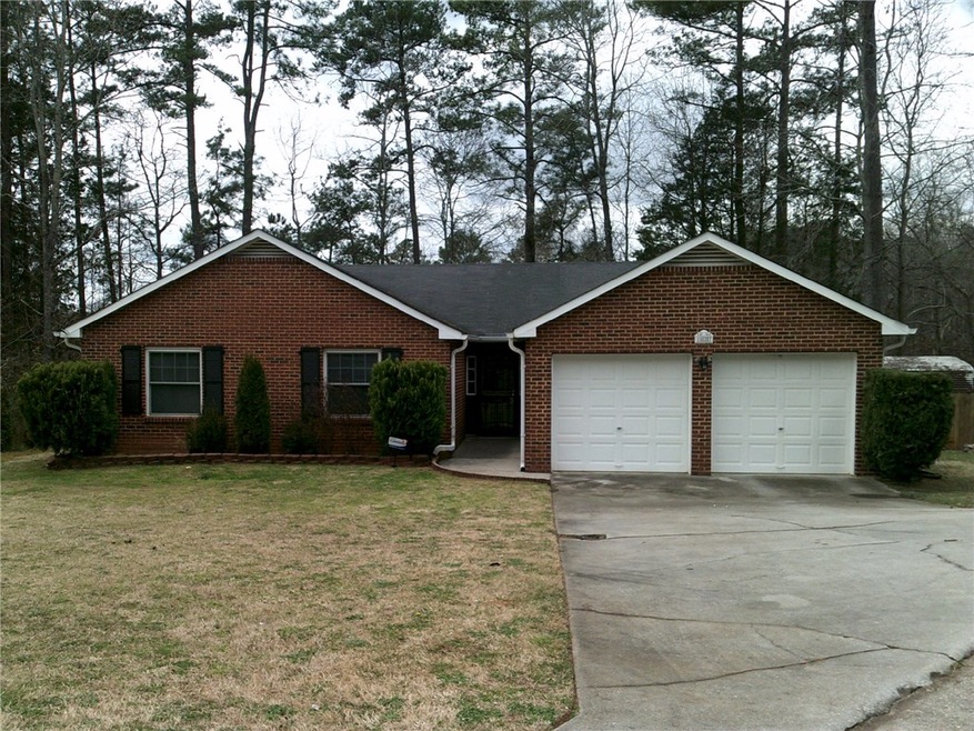 1827 Crimson Ct unit 1827, Lithonia, GA 30058 - photo 1