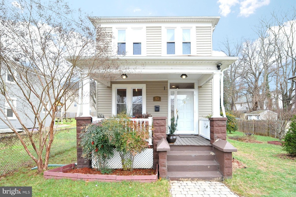 913 44th St NE, Washington, DC 20019 - photo 1