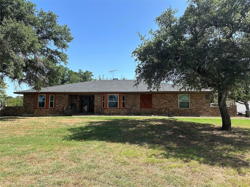 241 Meadow Brook Ct, Springtown, TX 76082 - photo 1