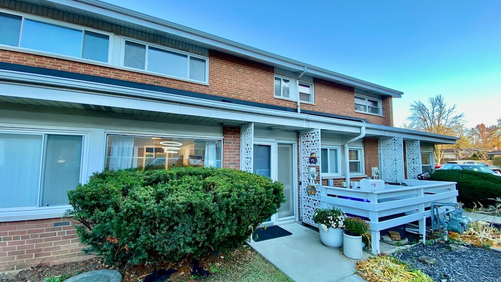 2633 Hawthorne Ln unit B, Flossmoor, IL 60422 - photo 1