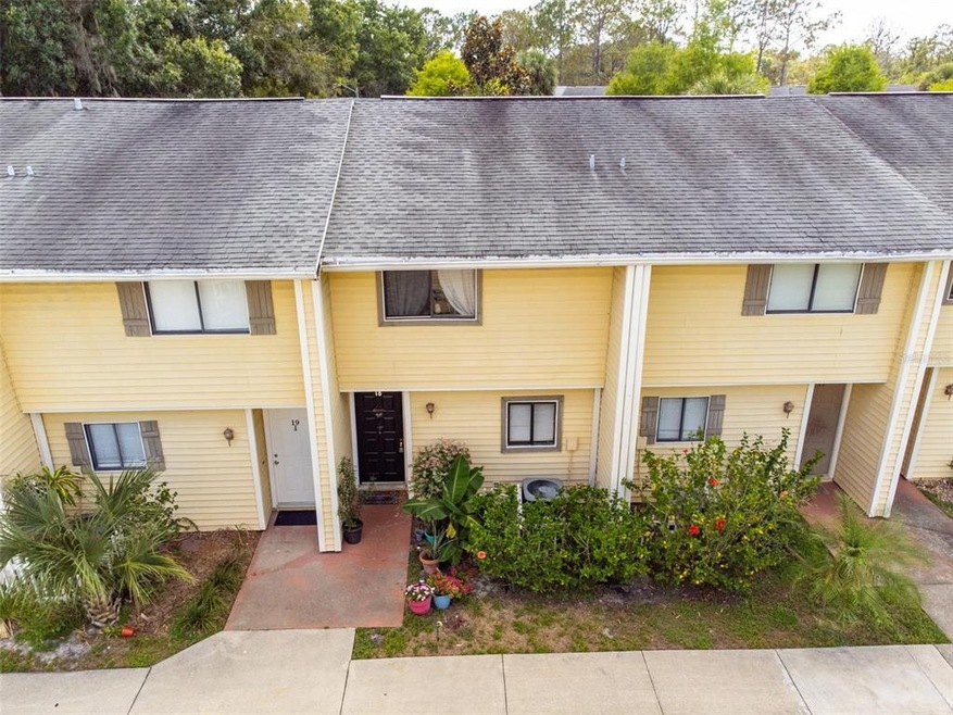 22701 Watersedge Blvd unit 18, Land O Lakes, FL 34639 - photo 1