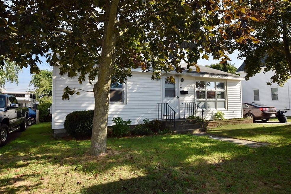 42 Foster St, Pawtucket, RI 02861 - photo 1