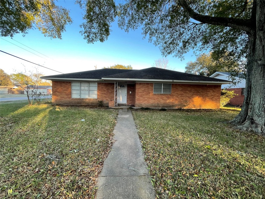 1203 Lawrence St, Rosenberg, TX 77471 - photo 1