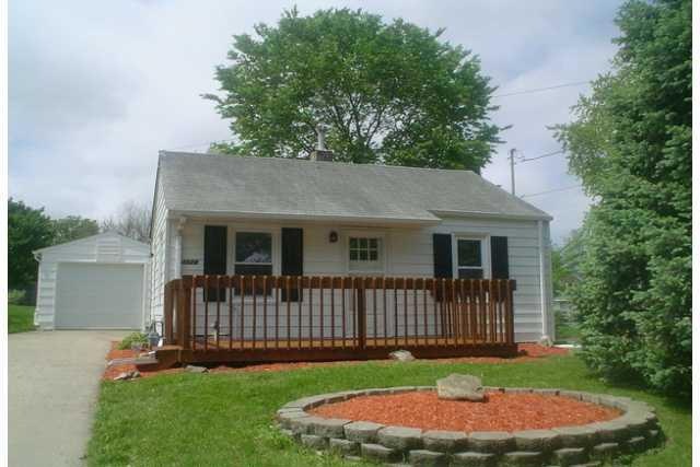 4028 E 30th St, Des Moines, IA 50317 - photo 1