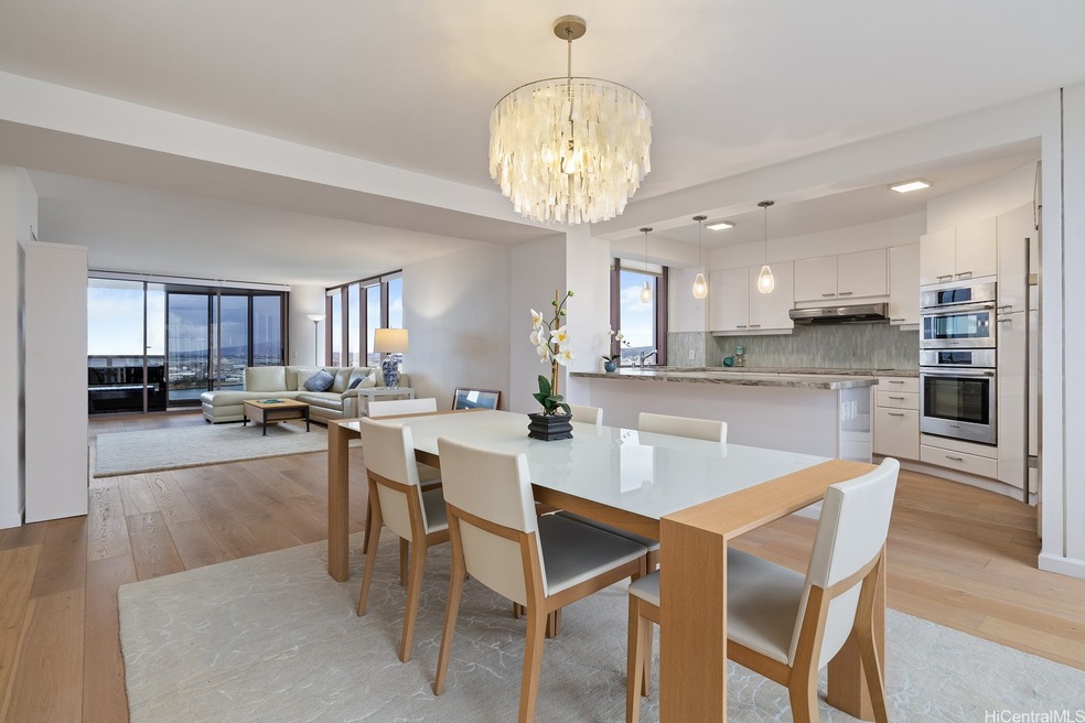 CUSTOM DESIGNED UNIT WITH VIEWS FROM MAUKA TO MAKA