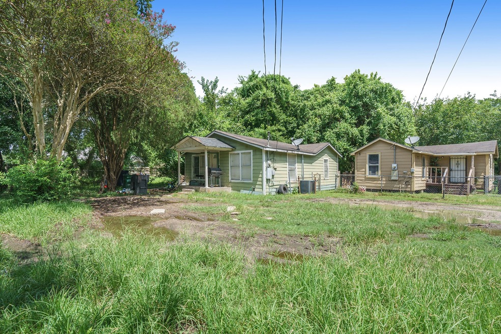 5017 Denmark St, Houston, TX 77016 - photo 1