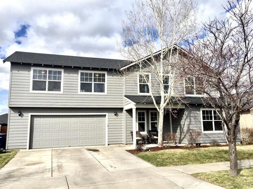 3129 SW Juniper Ave, Redmond, OR 97756 - photo 1