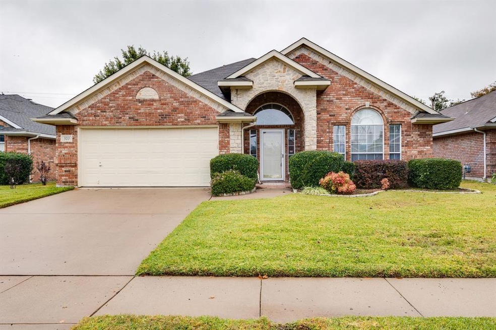320 Chantilly Ct, Hurst, TX 76054 - photo 1