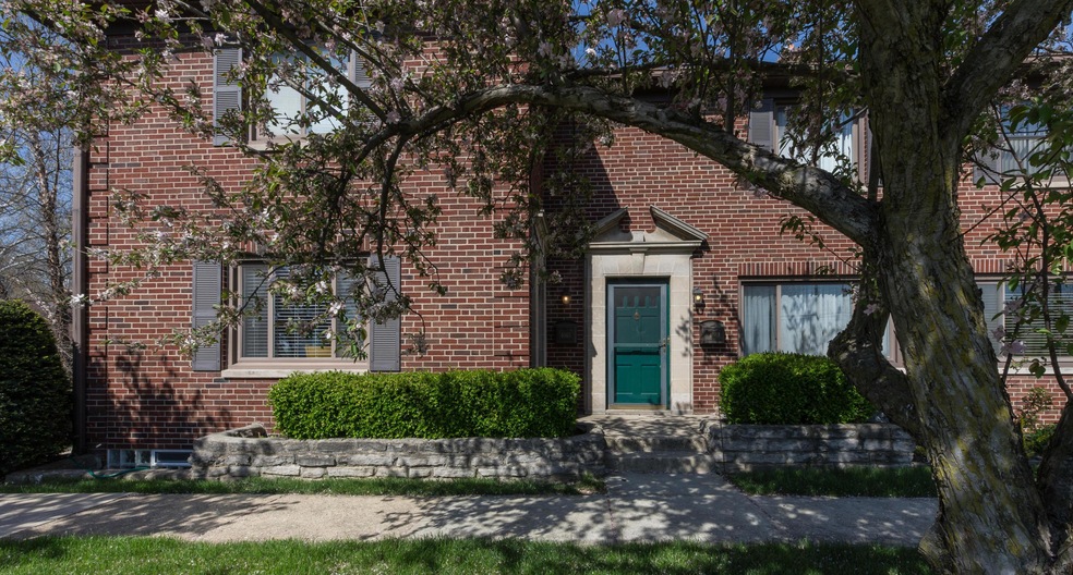 4065 Indianola-3
