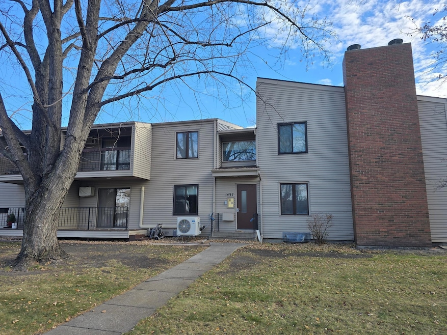1437 Broadway N unit 102, Fargo, ND 58102 - photo 1