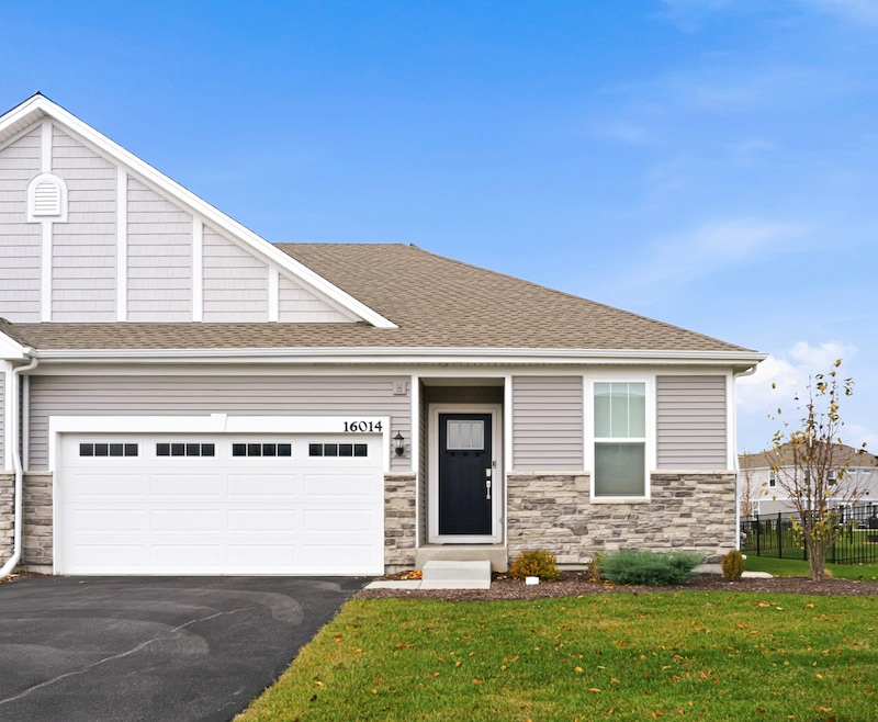 16014 S Crossing Dr, Plainfield, IL 60586 - photo 1