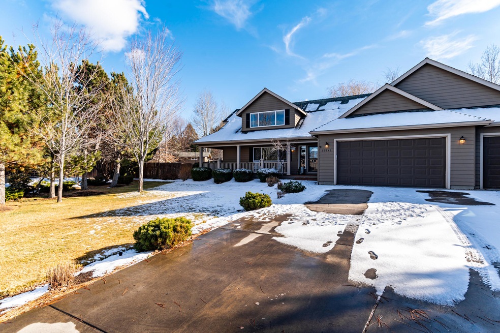 20945 Vail Run Ct, Bend, OR 97702 - photo 1